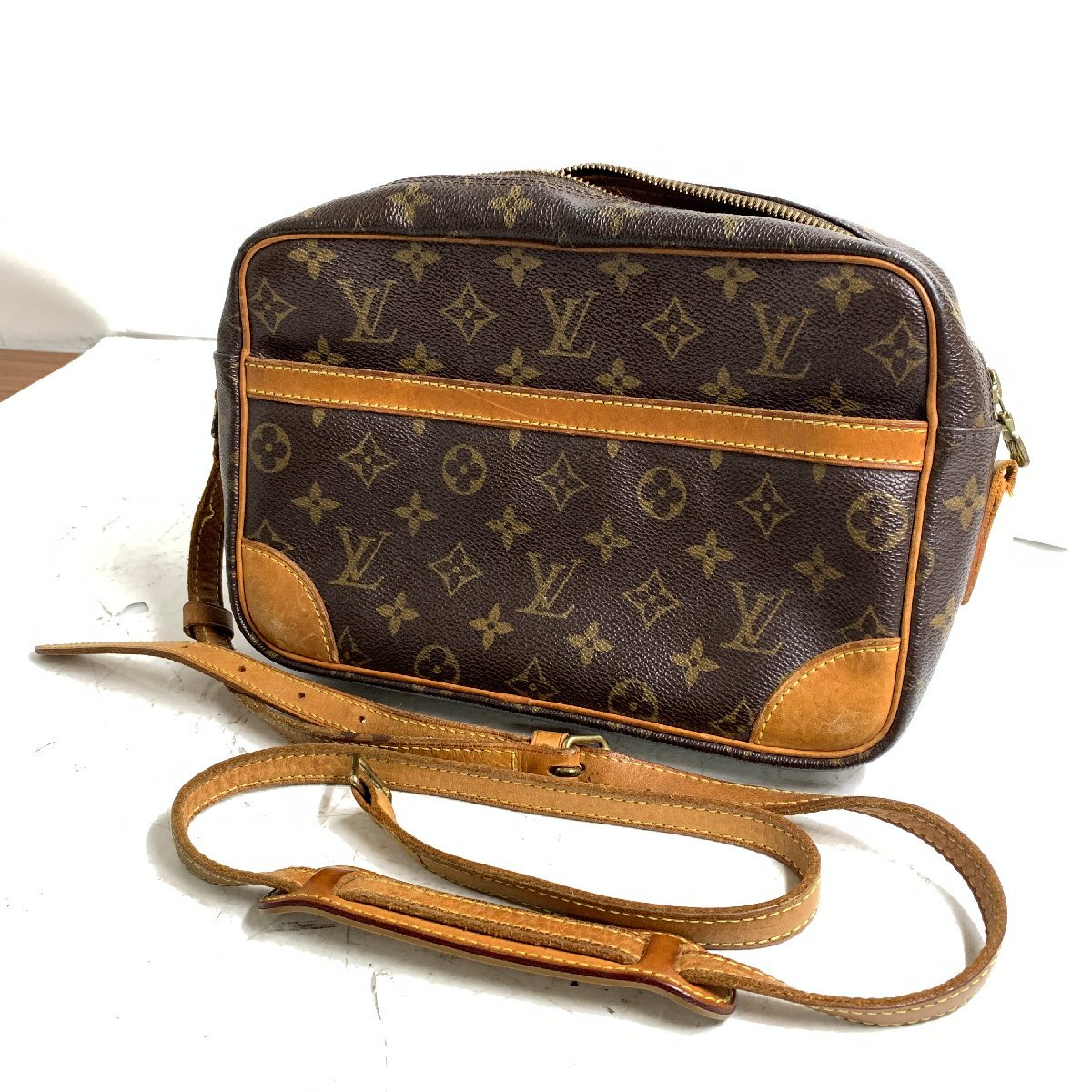 LOUIS VUITTON トロカデロ 30 モノグラム ショルダーバッグ