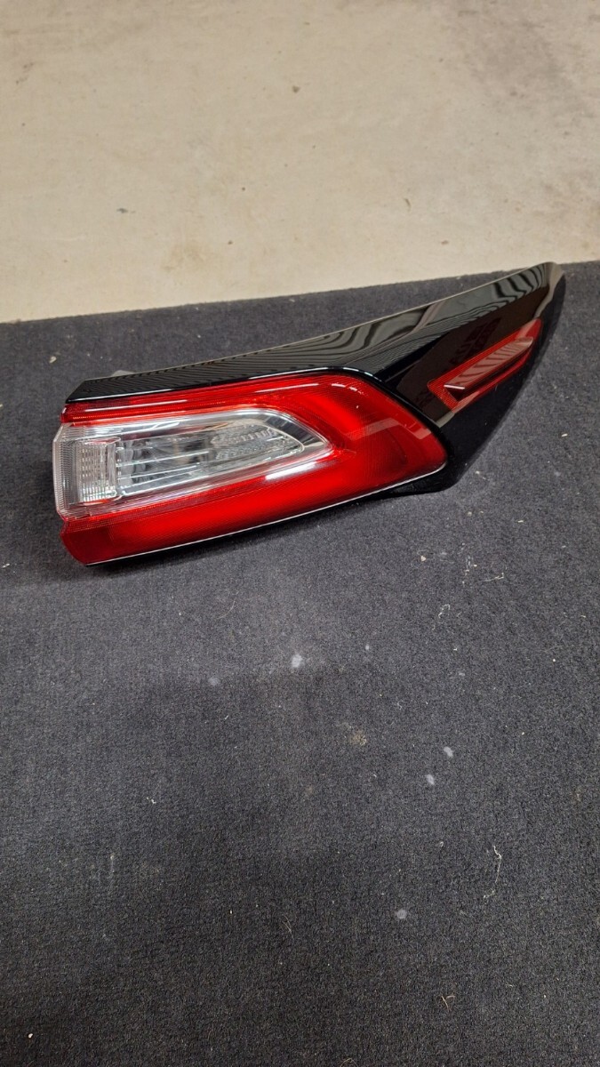 ハリアー 純正右テールランプ(テールライト)｜売買されたオークション