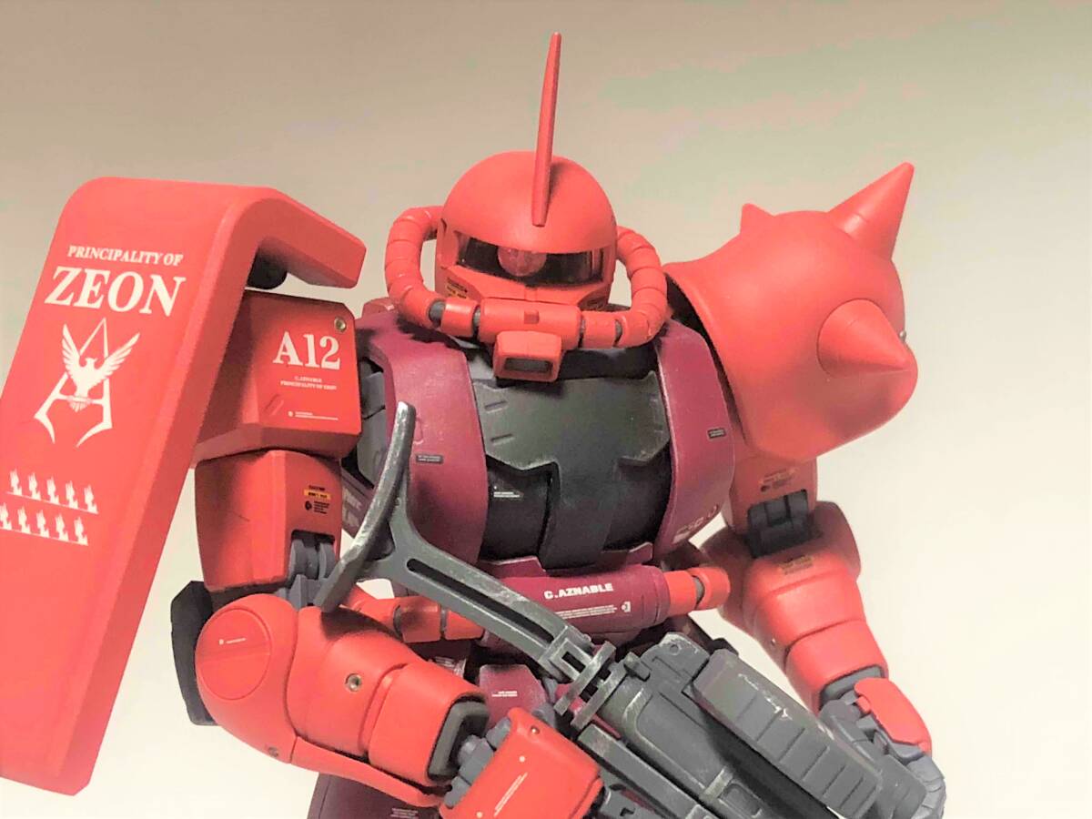 完成品】MG 1/100 シャア専用ザクVer2，0 塗装済み完成品 【公式通販】