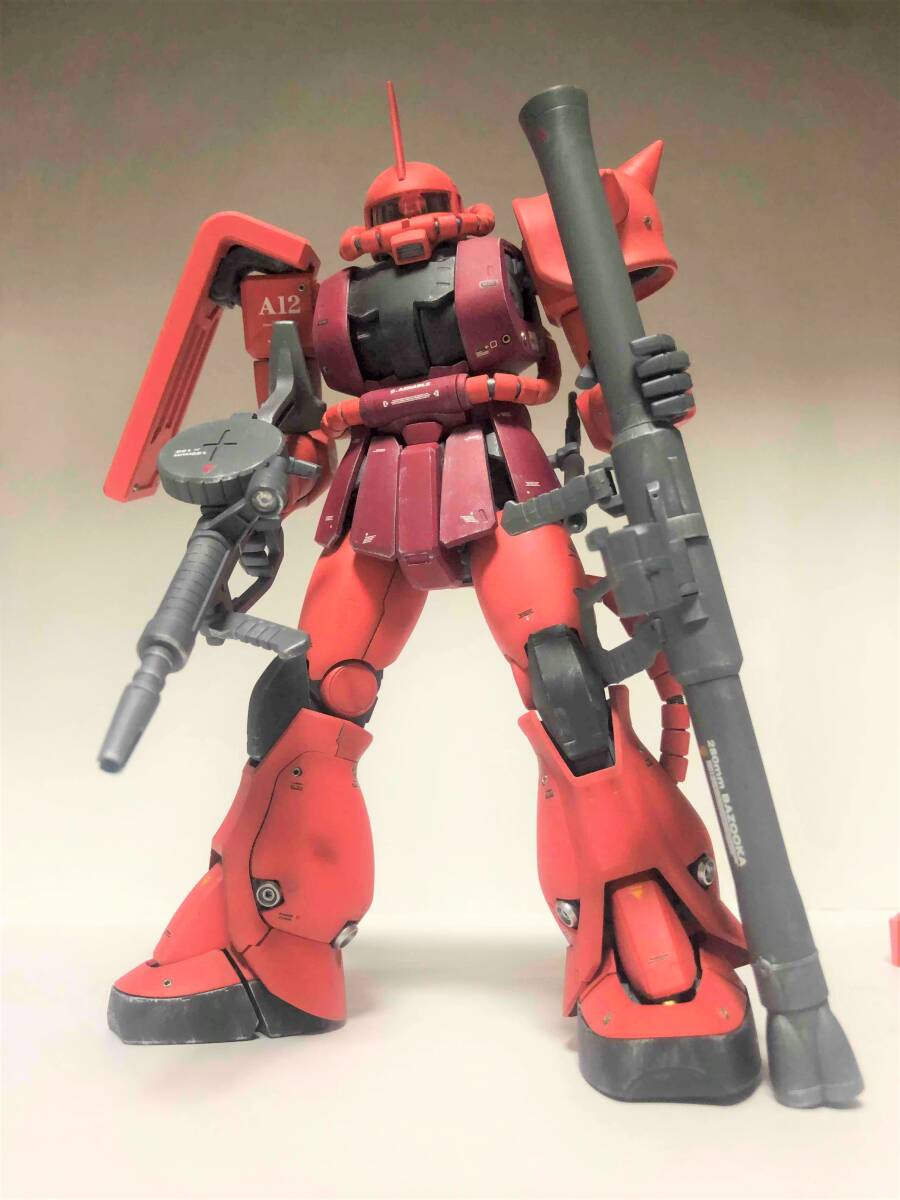 完成品】MG 1/100 シャア専用ザクVer2，0 塗装済み完成品 【公式通販】