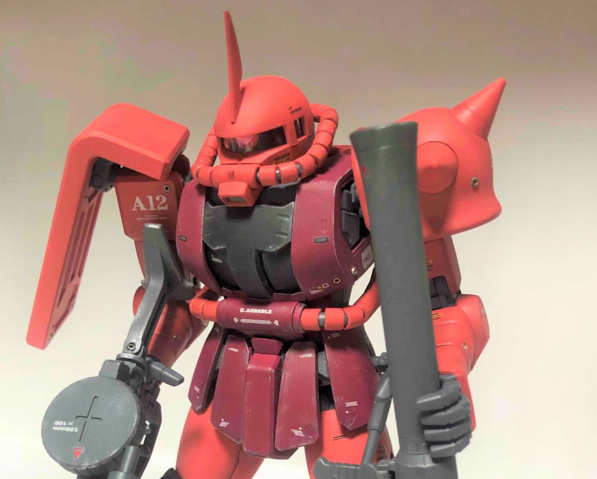 完成品】MG 1/100 シャア専用ザクVer2，0 塗装済み完成品 【公式通販】