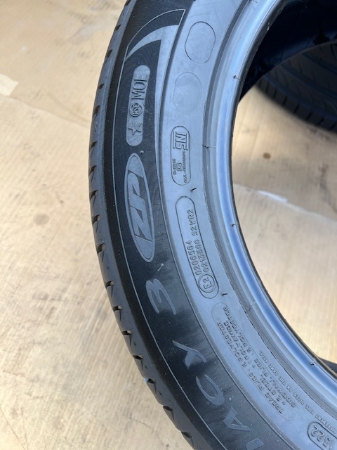 中古タイヤ4本セット 225/55/17 MICHELIN PRIMACY 非常に良い状態の