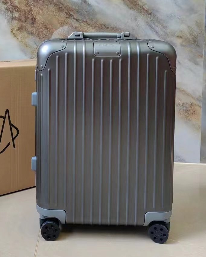 RIMOWA リモワ オリジナル キャビン Original Cabin Twist 機内