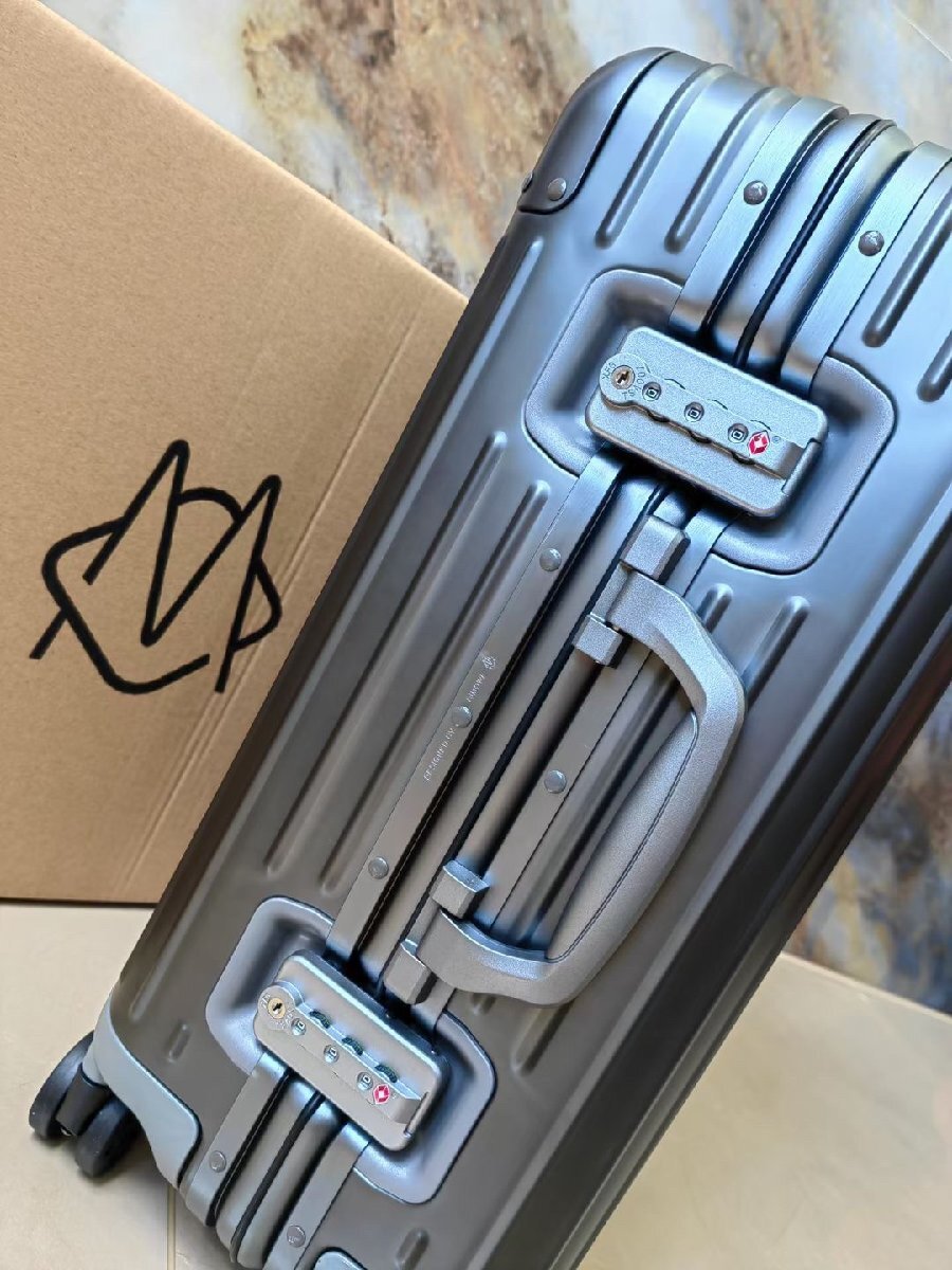 RIMOWA リモワ オリジナル キャビン Original Cabin Twist 機内