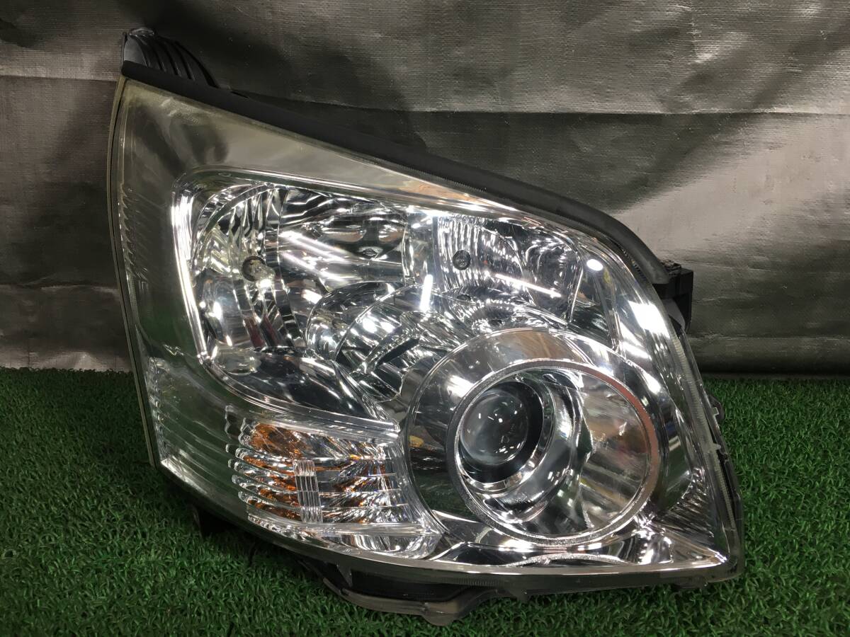 701-L0122 ☆ ノア ZRR75G 右 ヘッドライト KOITO 28-200 平成19年