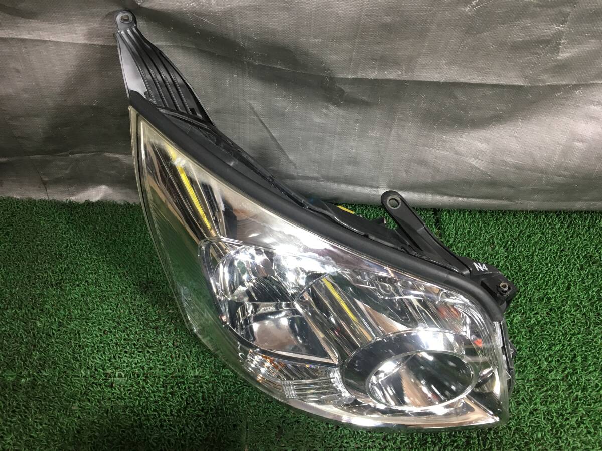 701-L0122 ☆ ノア ZRR75G 右 ヘッドライト KOITO 28-200 平成19年