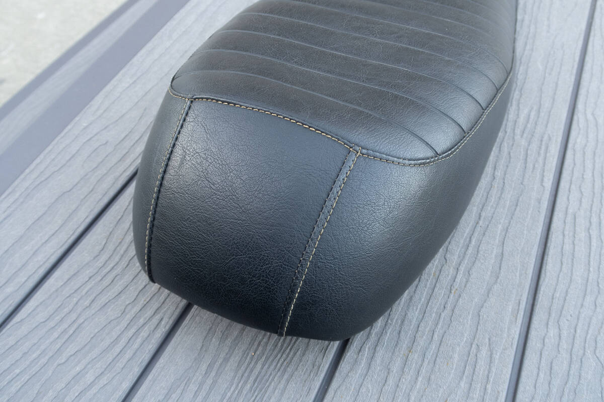 ヤマハ　SR400　カスタムシート　社外品　カフェレーサー SR400 カフェレーサー ヤマハ Rock Motor シートの通販