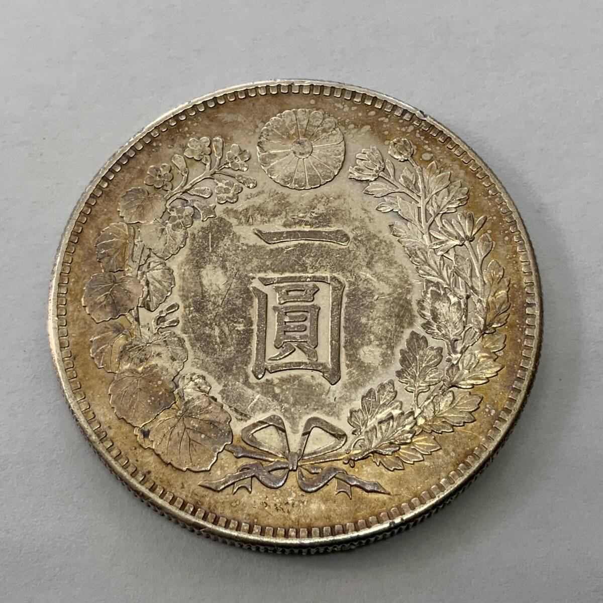 明治23年新1円（一圓）銀貨＜小頭二＞ ＊NGC認証品 円