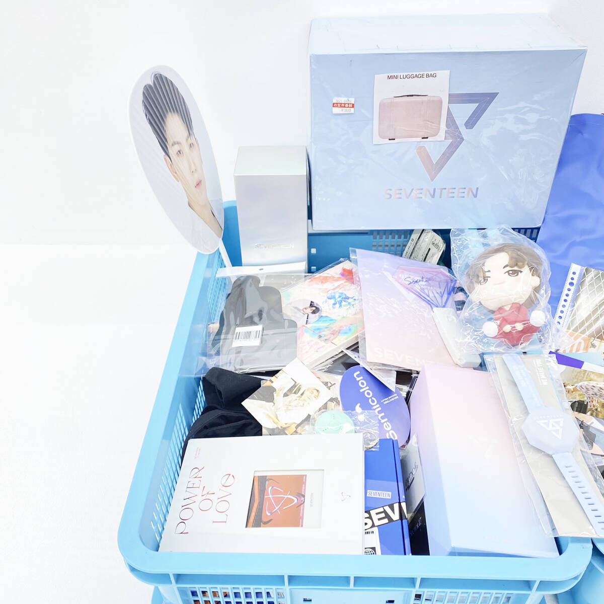 中古・訳あり品】SEVENTEEN ペンライト うちわ トレカ ポスター等 