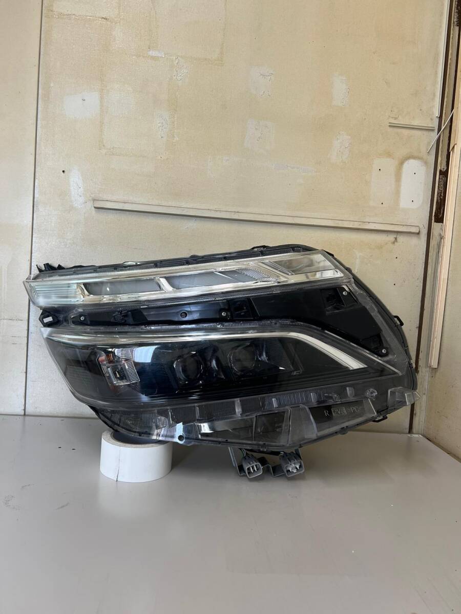 ZRR80/ZRR85/ZWR80 後期 右ヘッドライト LED 28-240 81110-28J10 K