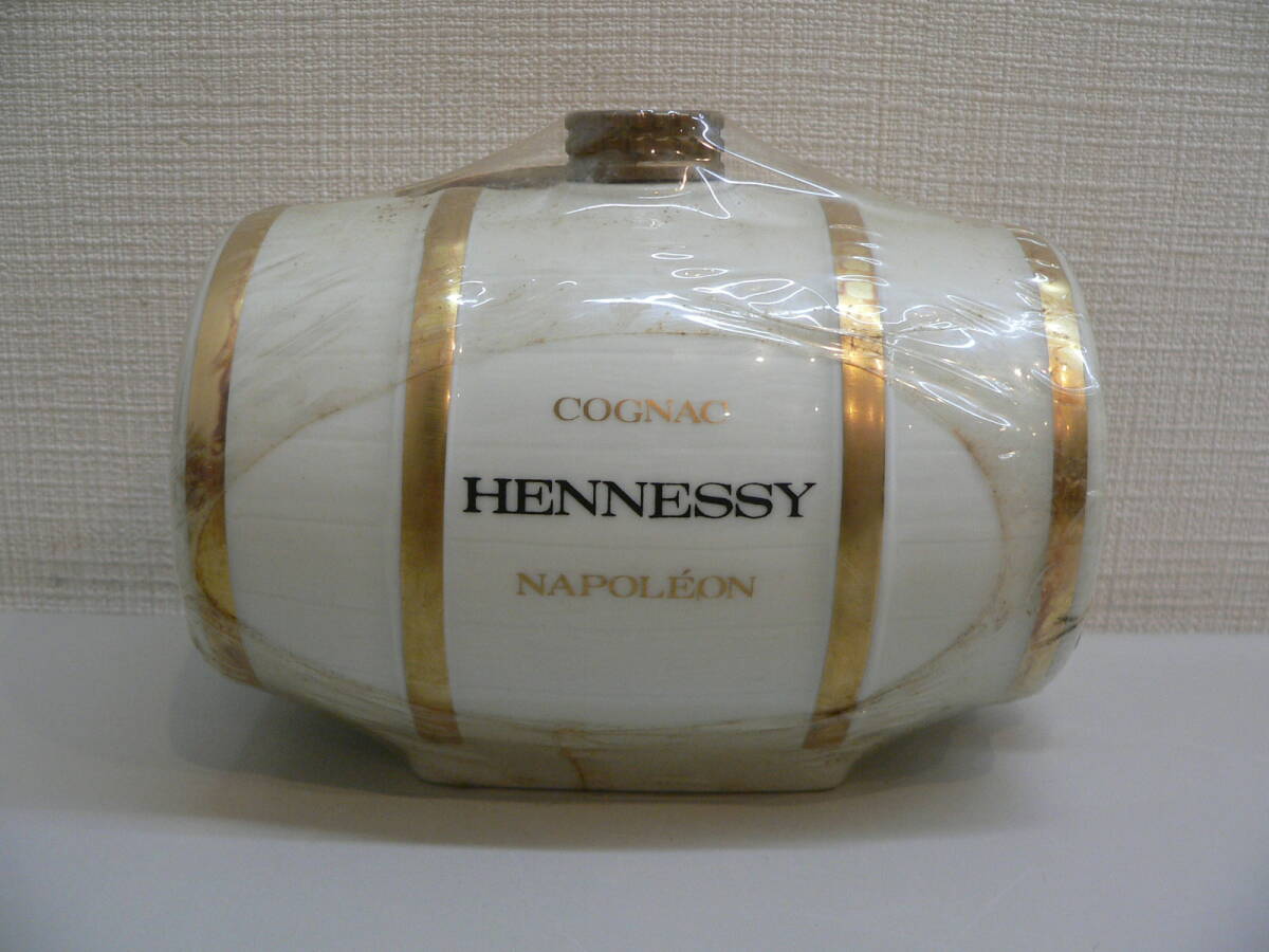○36282 【古酒】 HENNESSY NAPOLEON ヘネシー 樽型 陶器ボトル 40