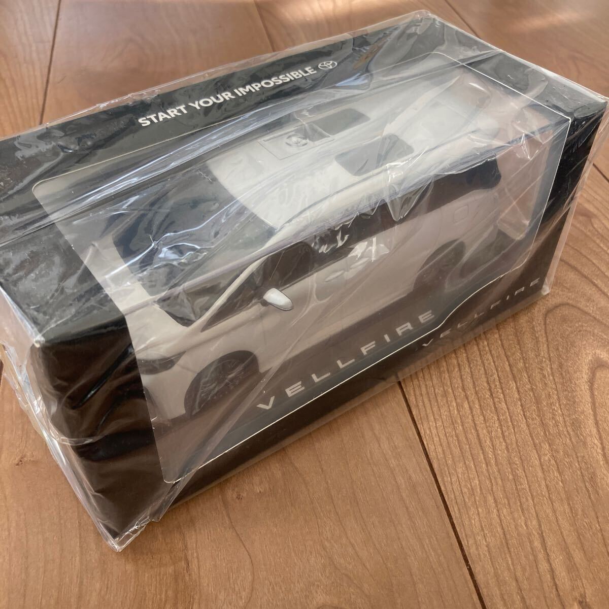 激安大特価，2025 トヨタ ヴェルファイア ミニカー 1/30 プラチナホワイトパールマイカ(乗用車)｜売買されたオークション情報、yahooの商品情報をアーカイブ公開 - オークファン 乗用車