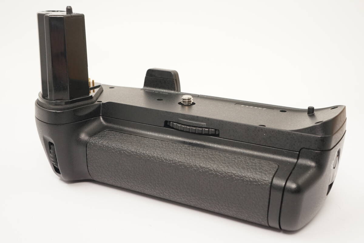 n-1○売り切り○Nikonニコン○MB-40 マルチパワーバッテリーパック○F6 