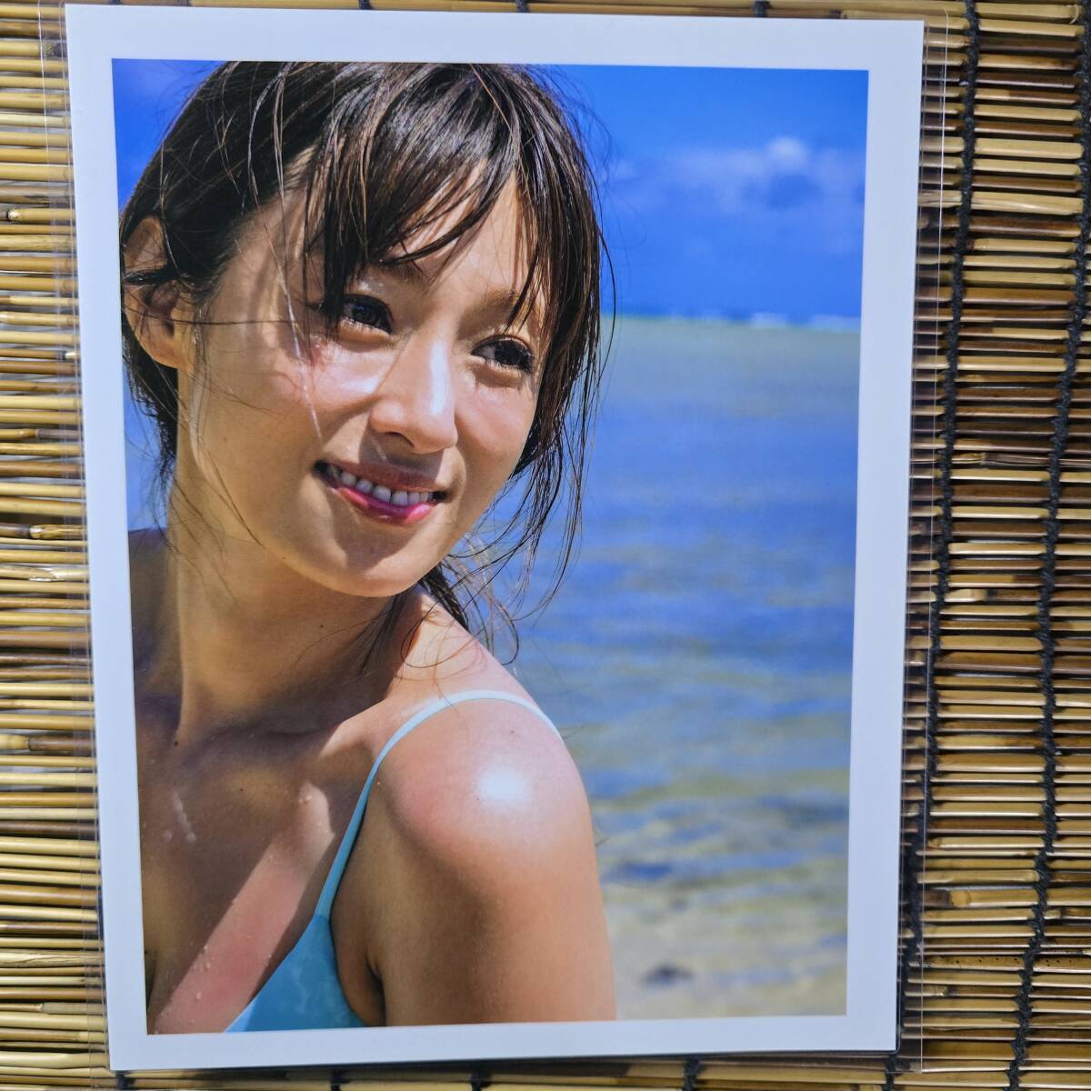 【高品質厚手１５０μラミネート加工】深田恭子 水着 B5変 雑誌切り抜6ページ【グラビアアイドル】l36_3