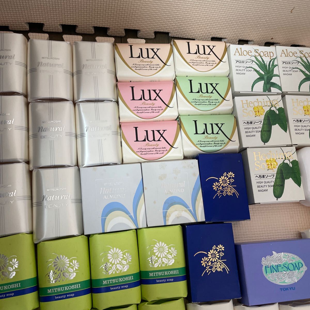 石鹸まとめ　固形石鹸　資生堂　SAVONDOR LUX MARIO VALENTINO 花王　ヘチマ石鹸　honeysoap Kanebo 三越　東急_4