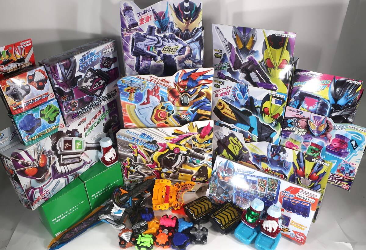 3378 ジャンク 仮面ライダー おもちゃ まとめ ゼロワン リバイス ギーツ ガッチャード ビルド ドライブ レイズバックル バイスタンプ 装動_1