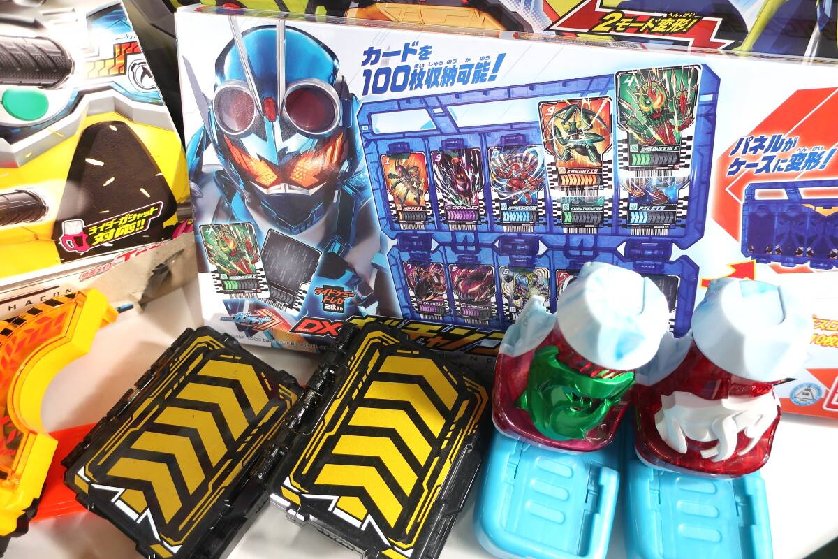 3378 ジャンク 仮面ライダー おもちゃ まとめ ゼロワン リバイス ギーツ ガッチャード ビルド ドライブ レイズバックル バイスタンプ 装動_6