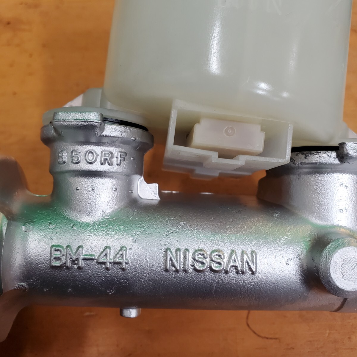 日産純正 ブレーキマスターシリンダー ABS無し用 3穴 15/16 BM-44 R32
