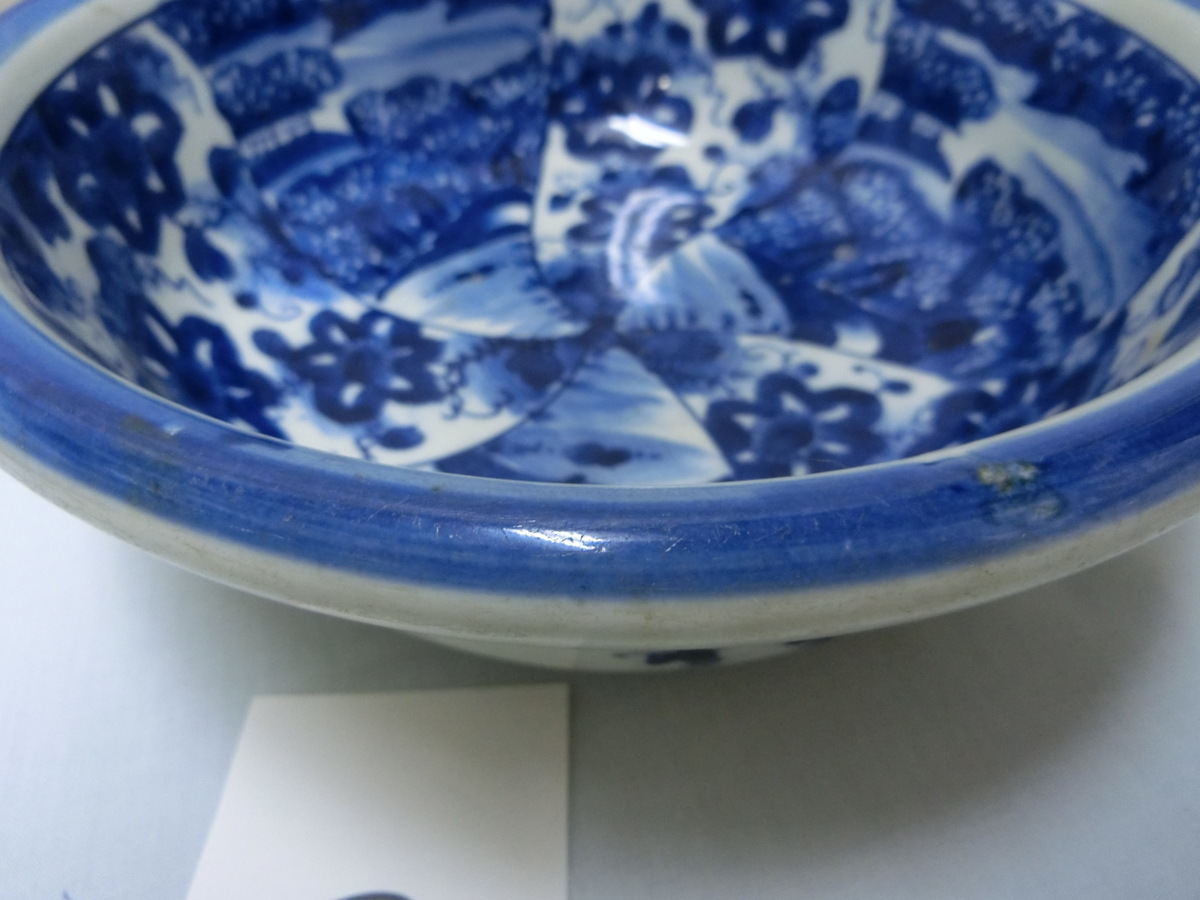 家庭料理！【 鉢　丼　深鉢　捻り文染付花文・49・伊万里 】◆蕎麦チョコ 陶磁器　骨董　徳利　花器　アンティーク※円安！買得 経済上向_1