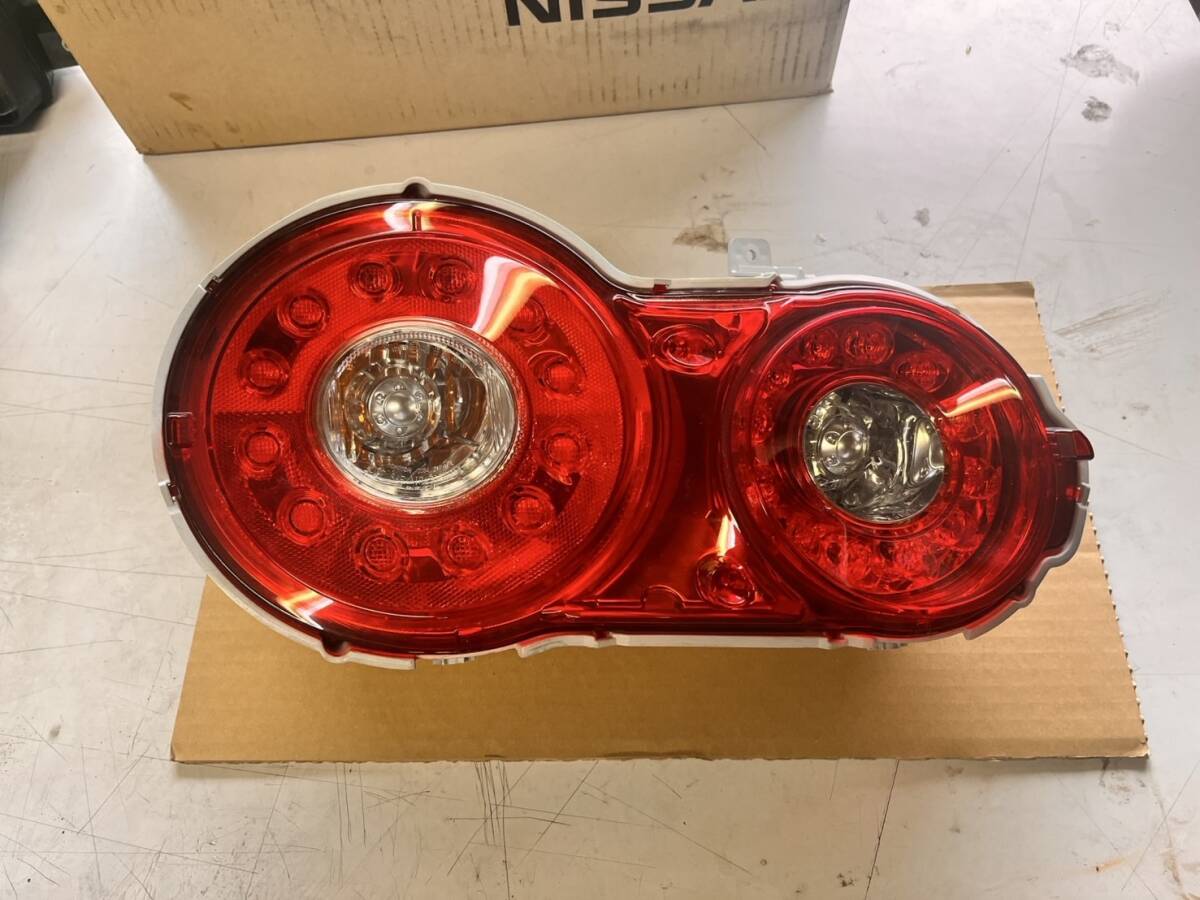R35 GTR リアテール 左右 新品未使用_1