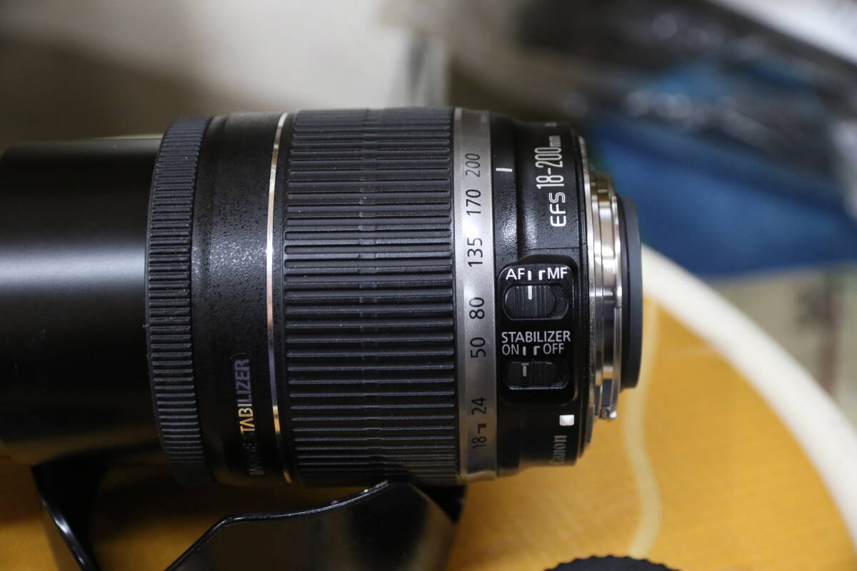 キヤノン ZOOM LENS EF-S 18-200mm F3.5-5.6 IS 中古品フードファイターキャップ付き_7