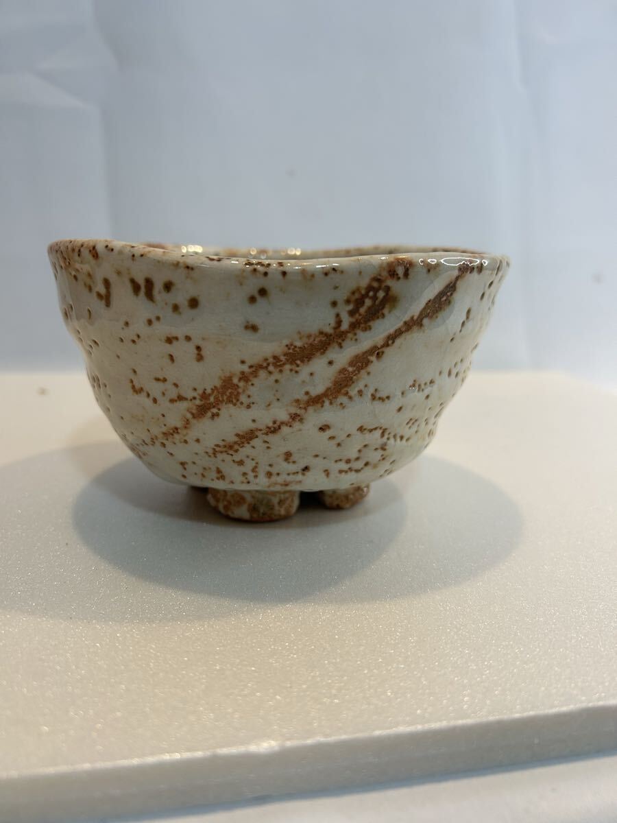 志野焼 割高台茶碗 加藤陶四郎造 共箱 布付 美濃焼 茶道具(志野)｜売買