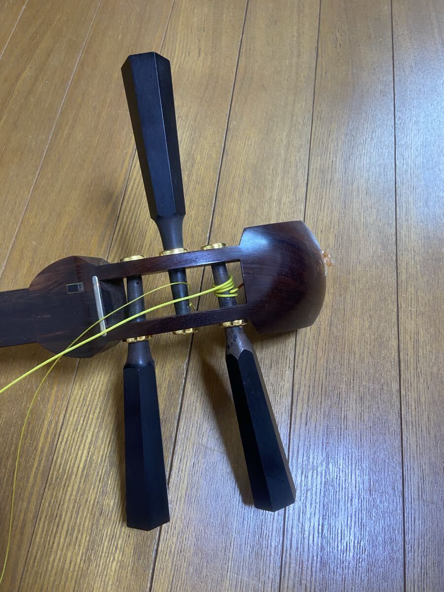 ☆ 三味線 紅木 二段溝 太棹 2.9cm 長さ100㎝ 現状品 鼈甲 ハード
