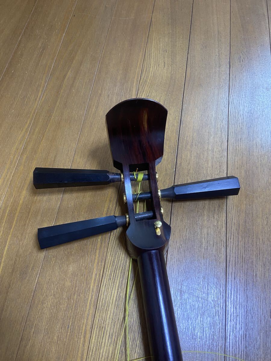 ☆ 三味線 紅木 二段溝 太棹 2.9cm 長さ100㎝ 現状品 鼈甲 ハード