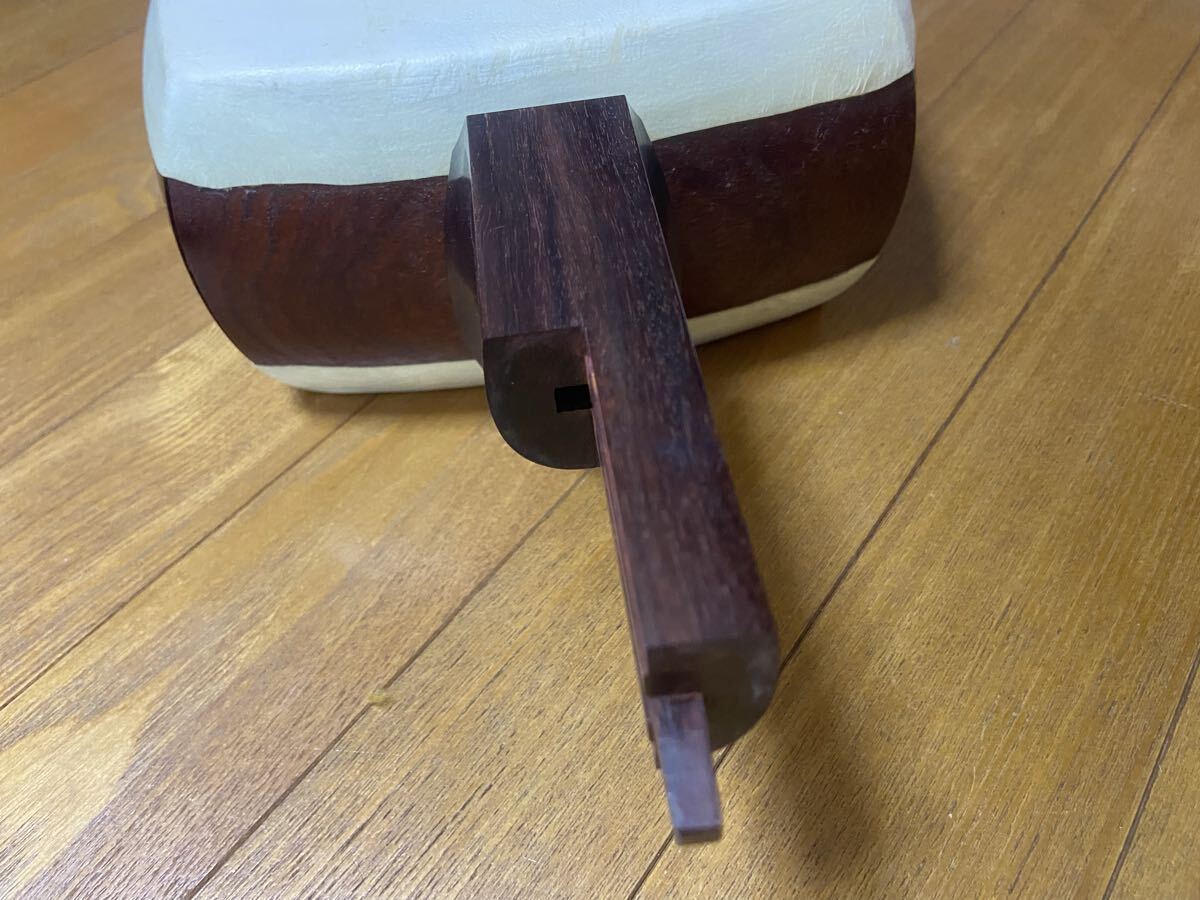 ☆ 三味線 紅木 二段溝 太棹 2.9cm 長さ100㎝ 現状品 鼈甲 ハード