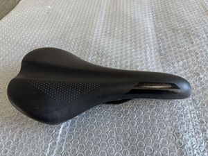 美品　CANNONDALE 純正サドル　140㎜　SUPERSIX EVO CARBON 2020　キャノンデール