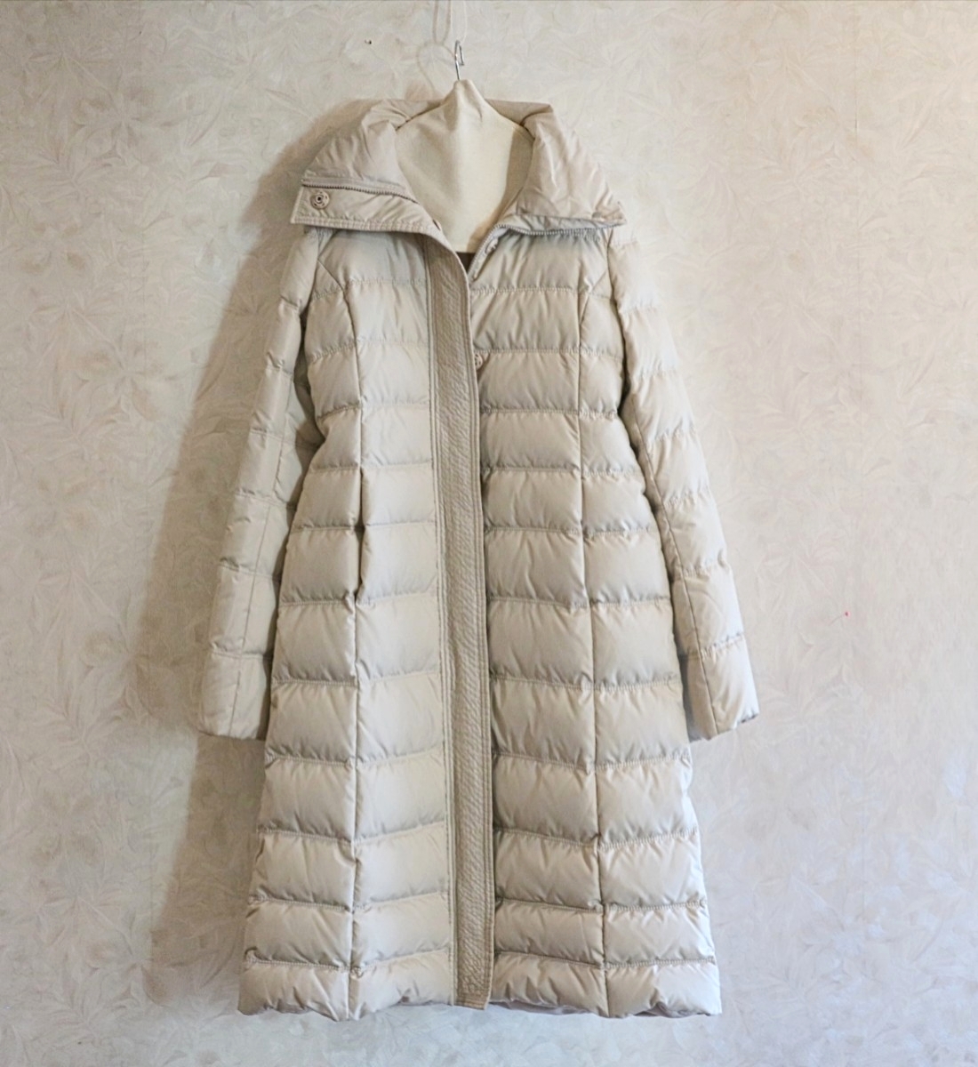 新品同様☆アルマーニ ARMANI COLLEZIONI優しいアイボリー 万能 ロング 