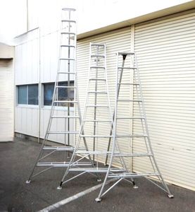 アルミ三脚脚立 10段 造園 園芸 高所作業 はしご 庭木 剪定 植木 梯子 中古 高さ3281mm 値下げ アルミ製 超軽量 三脚 はしご 脚立 10尺/高さ285cm 園芸用 園芸