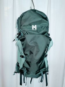 【美品】[ミレー] 軽量リュック　MILLET GRX17（おまけ付き）