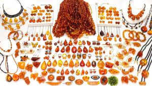 琥珀の値段と価格推移は？｜1293件の売買データから琥珀の価値がわかる