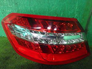 ベンツE300[W212前期]ブレーキランプ左テールライト A2129060558