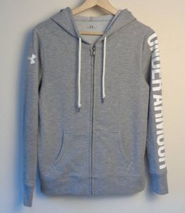 良品　アンダーアーマー　ジャージ　スウェット　Ｓ