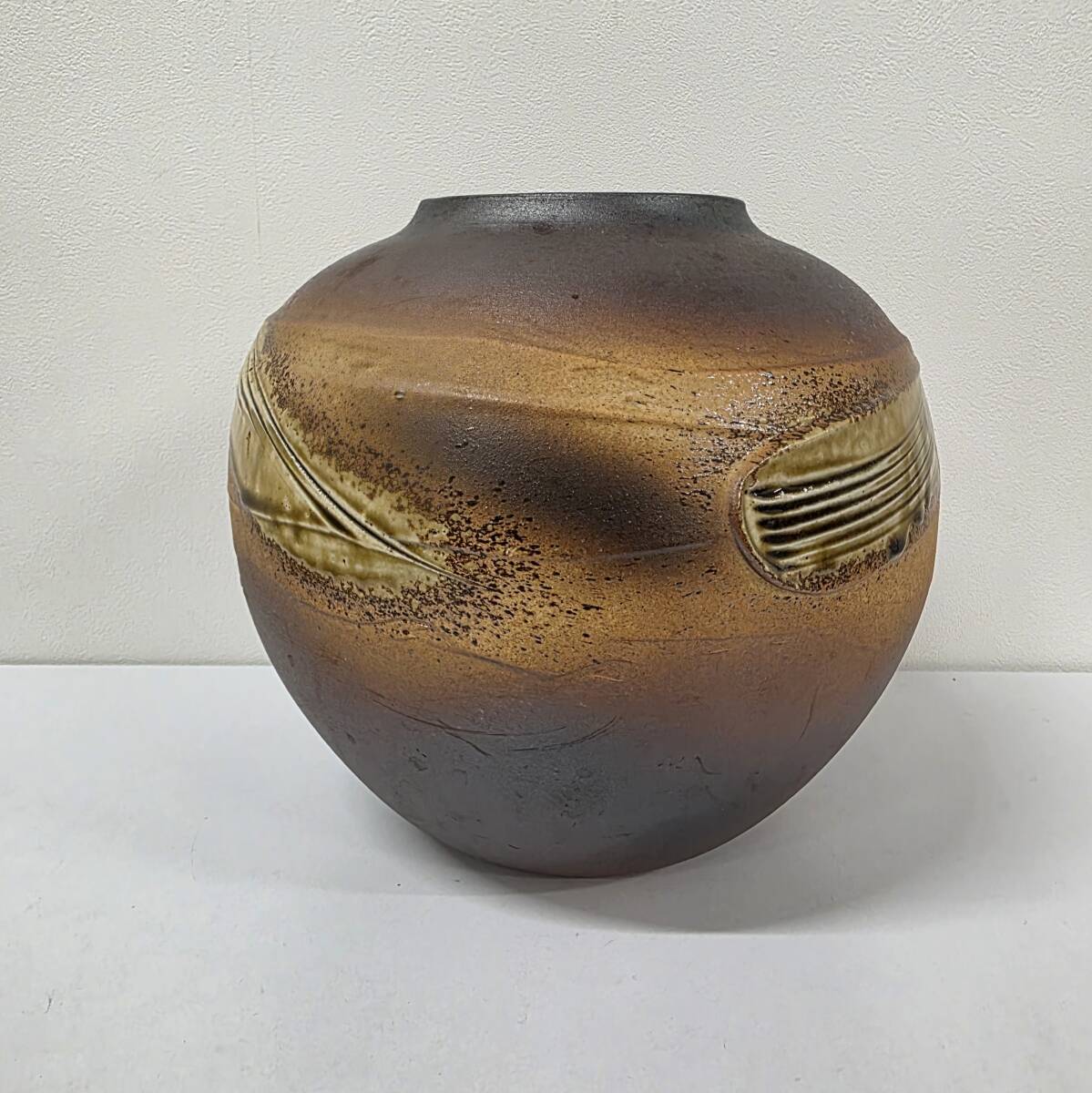♯12387 信楽焼？ 花瓶 花入 花器 陶器 共箱付 壺 焼締 陶芸 工芸品 華