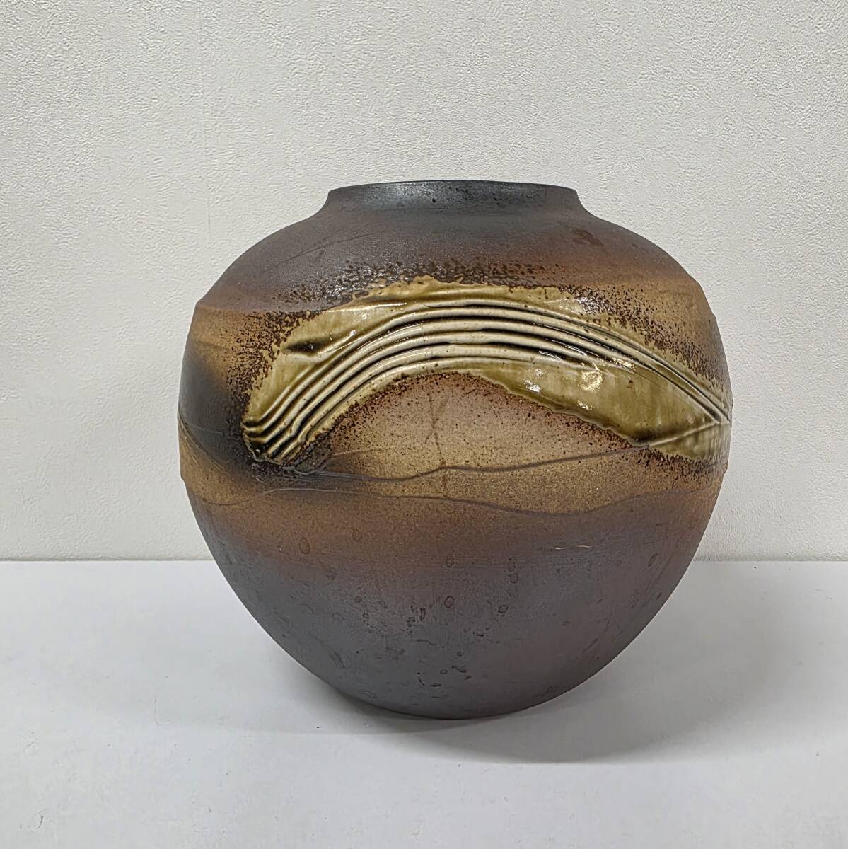 ♯12387 信楽焼？ 花瓶 花入 花器 陶器 共箱付 壺 焼締 陶芸 工芸品 華