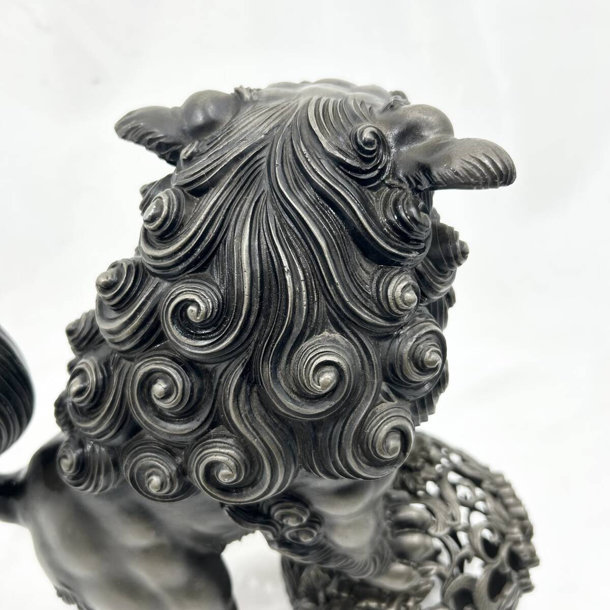 玉乗りシーサー 玉獅子 狛犬 金属製 魔除け 縁起物 インテリア 置物 約
