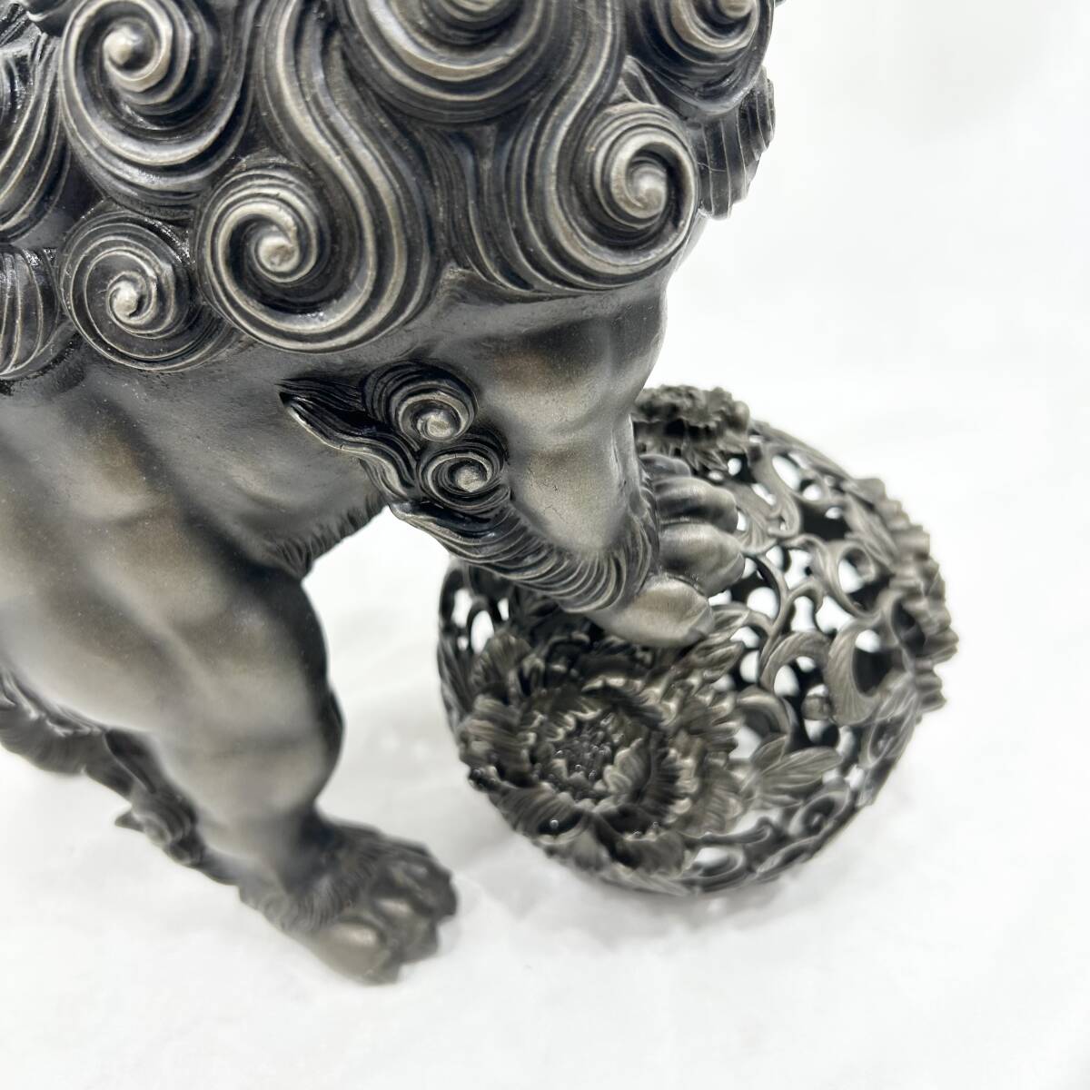 玉乗りシーサー 玉獅子 狛犬 金属製 魔除け 縁起物 インテリア 置物 約