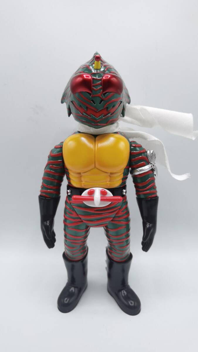C33： 23cm【punkdrunkers x JPX アマゾン 仮面ライダー ソフビ パンク