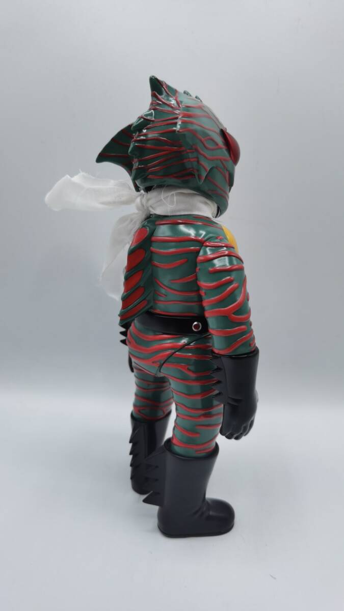 C33： 23cm【punkdrunkers x JPX アマゾン 仮面ライダー ソフビ パンク