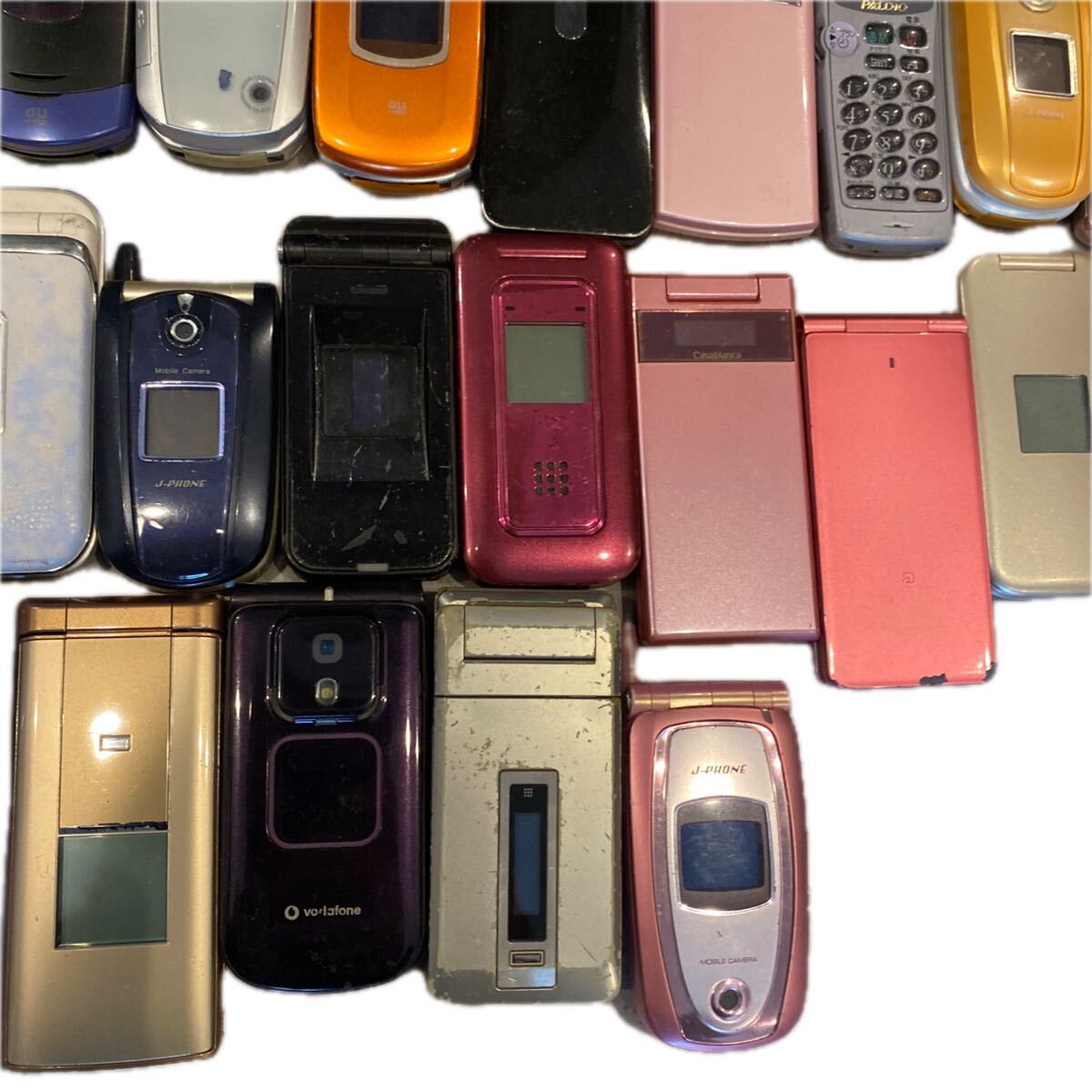 ガラケー約90台 大量まとめ売り ジャンク 折りたたみ携帯電話 docomo