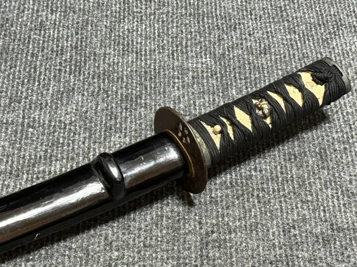 日本刀装具　返り角　まとめ売り　江戸中期 真剣 江戸時代の日本刀 脇差し 無銘 登録証あり 長さ42.7、反り1.0