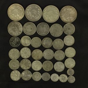 東京オリンピック記念 銀合金(セット)の中古価格は51,719円｜記念硬貨