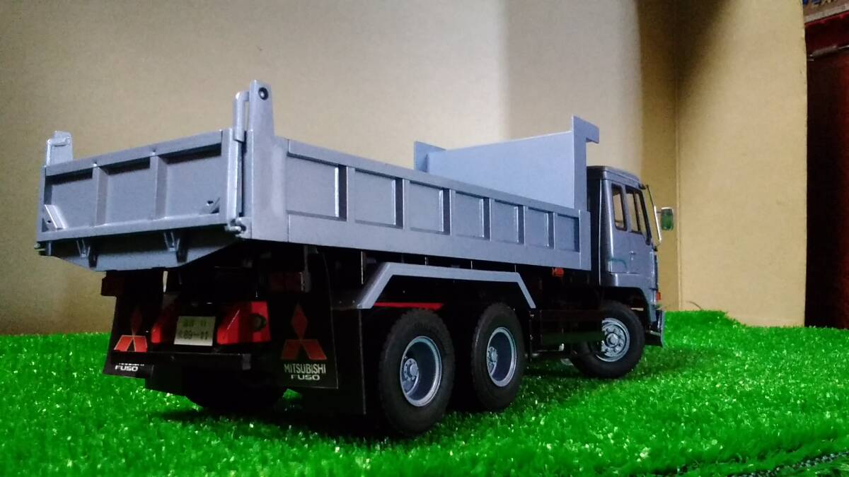アオシマ1/32 三菱ふそうザ・グレートダンプ完成品！！ 絶版レア