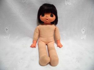 ジェジェ人形の値段と価格推移は？｜1件の売買データからジェジェ人形