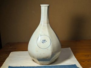 骨董　李朝　白磁　染付　花文　面取　花瓶　壺　水指 李朝 面取のYahoo!オークション(旧ヤフオク!)の相場・価格を見る