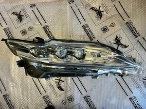 TOYOTA 純正 右ヘッドランプユニット 81145-47850 81145の値段と価格推移は？｜224件の売買データから81145の価値が
