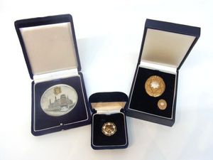 警視庁 章 警察の値段と価格推移は？｜12件の売買データから警視庁 章